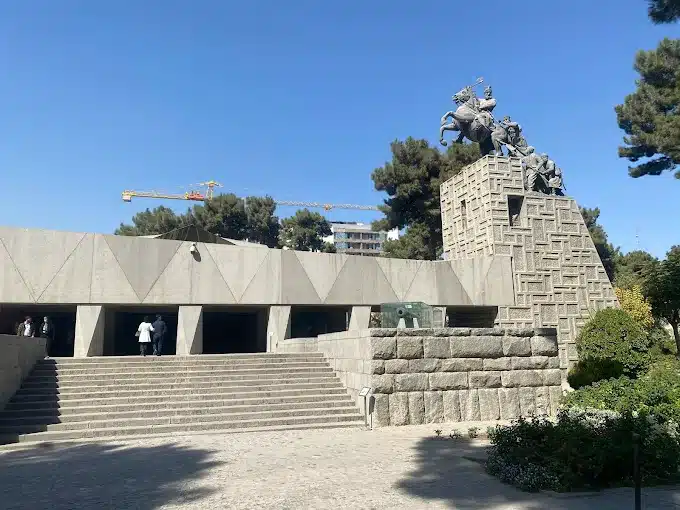 تصویر آرامگاه نادرشاه افشار در مشهد