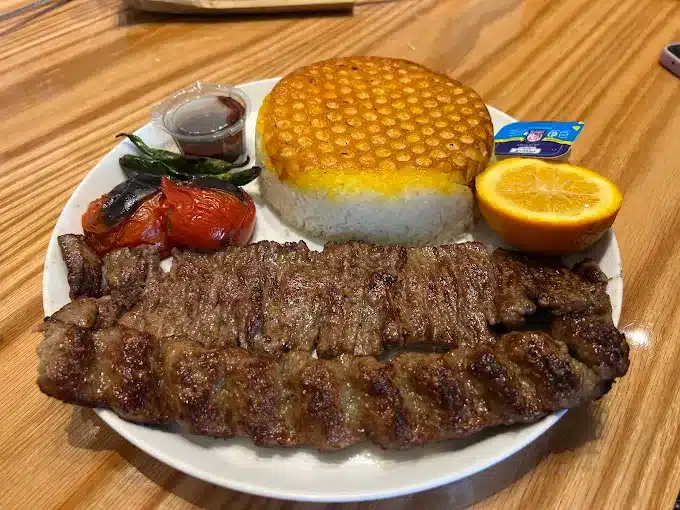 غذاهای کبابی رستوران دارچین کیش