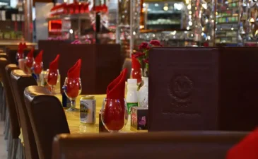 رستوران معین درباری نوفل‌ شاتو