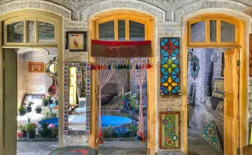 درب های داخلی خانه تاریخی داروغه مشهد