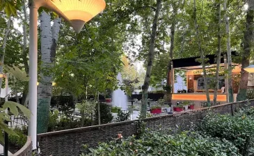 رستوران ارم شاندیز