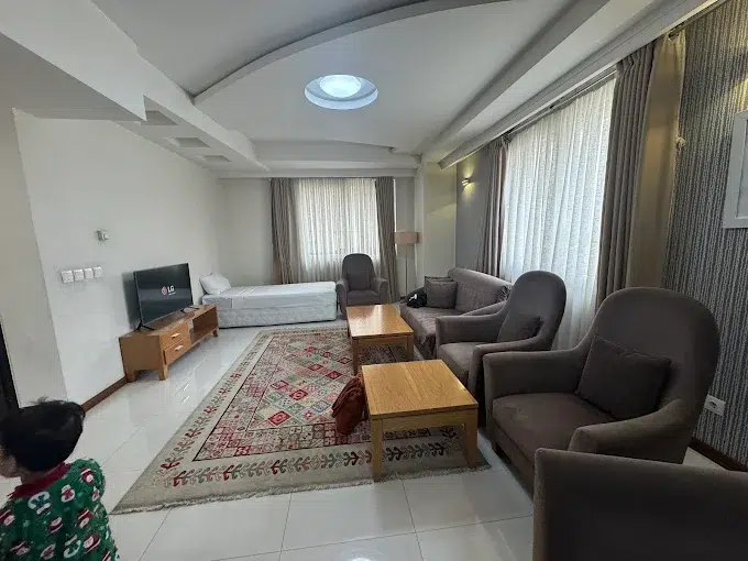 اتاق هتل آپارتمان حیات شرق