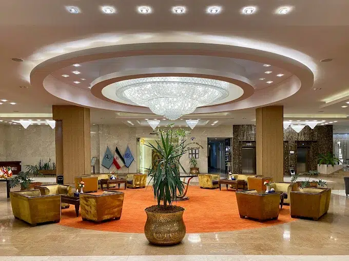 لابی هتل هما1