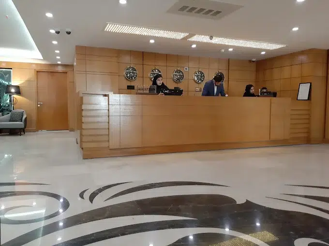 لابی هتل آپارتمان پارسیان