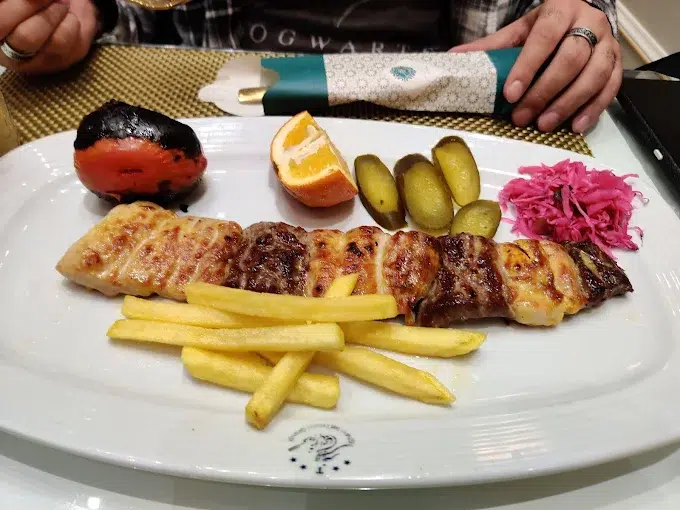 رستوران هتل قصر مشهد