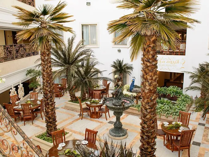 رستوران هتل قصر طلایی