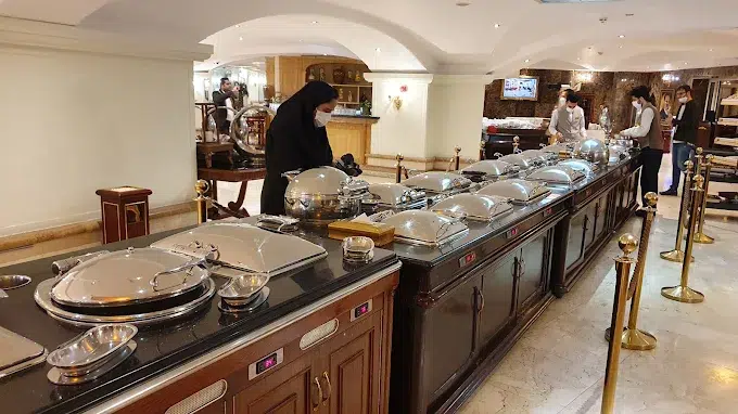 رستوران هتل قصر طلایی
